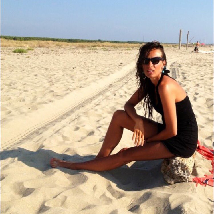 GiuliaPonsi's tweet photo. Summertime🌻🌻🌻 https://t.co/l27zm90MCH