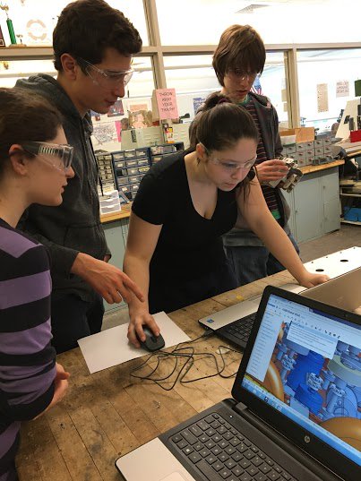 LSrobotics's tweet photo. Build season week 5 has got everyone hyper-focused.
#FIRSTSTRONGHOLD #lsrobotics #omgrobots https://t.co/S1vhS2Mo6u