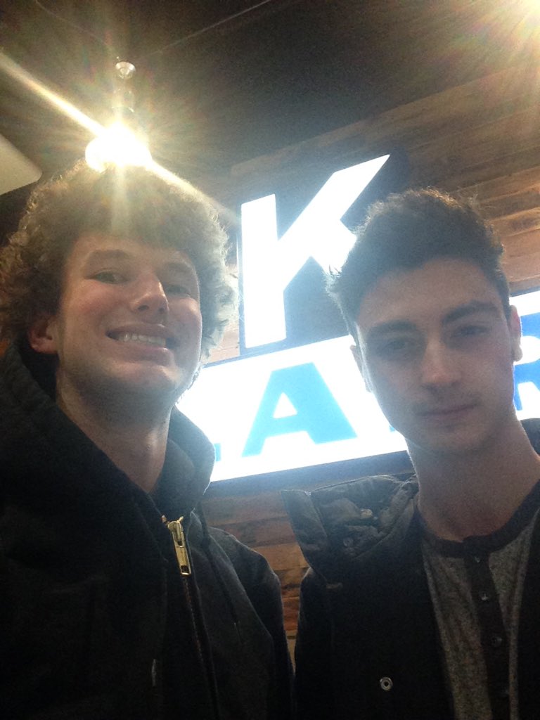 eastsidedive's tweet image. Food is better around midnight.