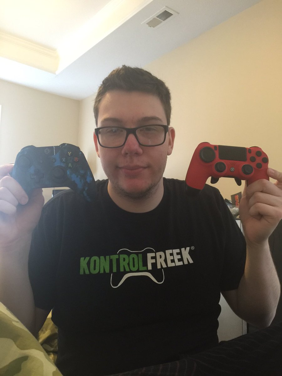 BigFoltz's tweet photo. GIVING AWAY A BRAND NEW SCUF OF YOUR CHOICE... 

RT &amp; Follow
@BigFoltz 
@WeAreDooMClan 

Good luck! https://t.co/YP74kbaAGI