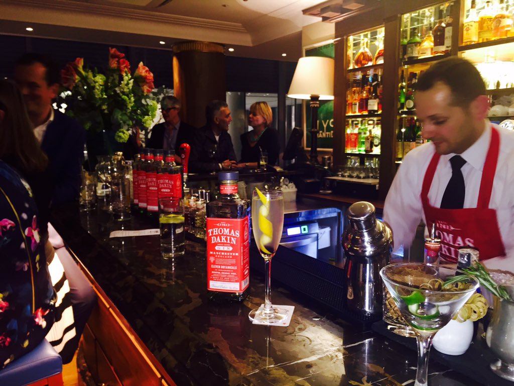 ThomasDakinGin's tweet photo. Thomas Dakin - the hero @Bar20London with Max and Mariusz and @5HertfordStreet Scott Green @GinCurator https://t.co/11vzSQM7eG