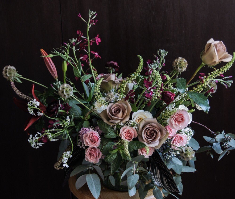 ¡Pedidos de San Valentín! Entregas desde el viernes, sábado y domingo 💐. Hagan el suyo en: info@lafloreriaco.com 📩