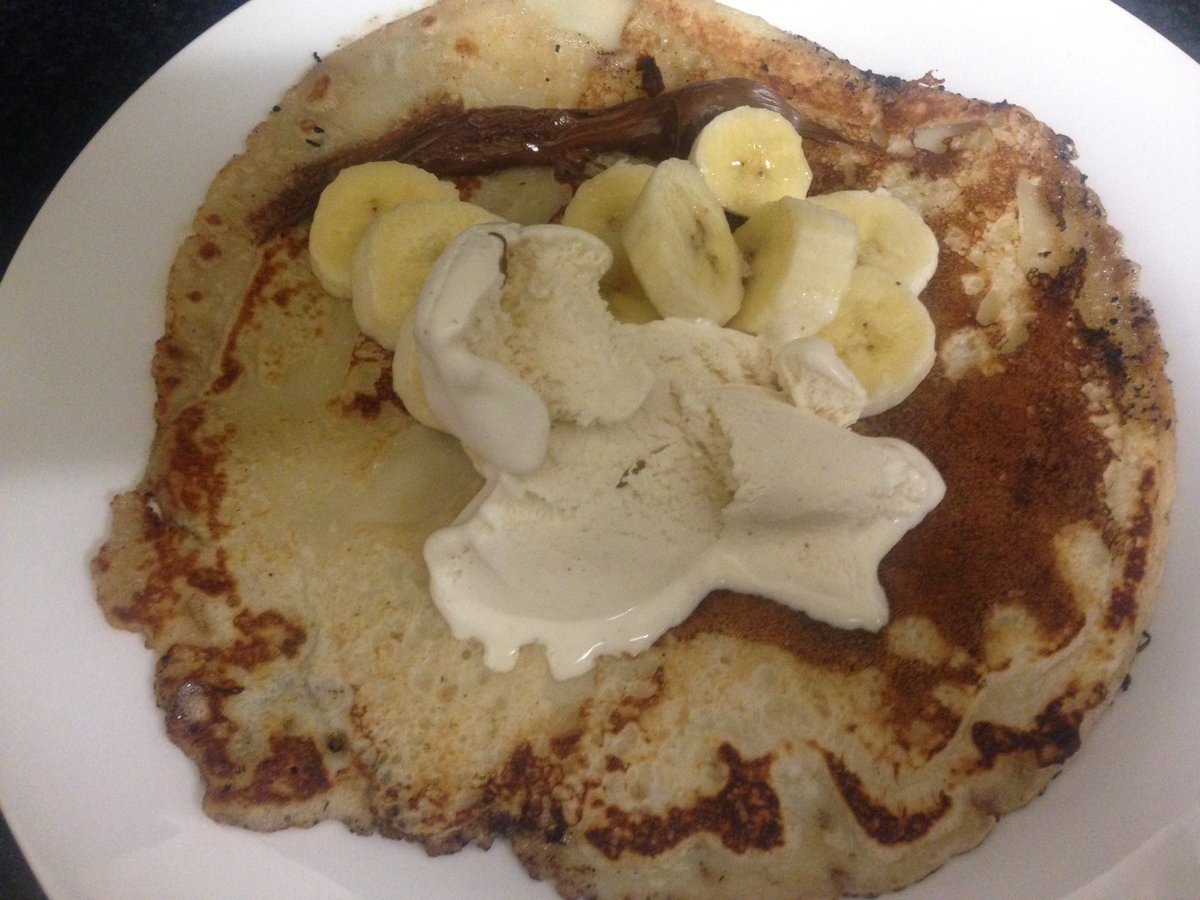 silverliningev6's tweet photo. @Seftonhour heres our pancakes! Ice cream, banana and nutella! #dietoutofwindow #healthyeatingstartstomorrow https://t.co/Y6ejrlRuzp