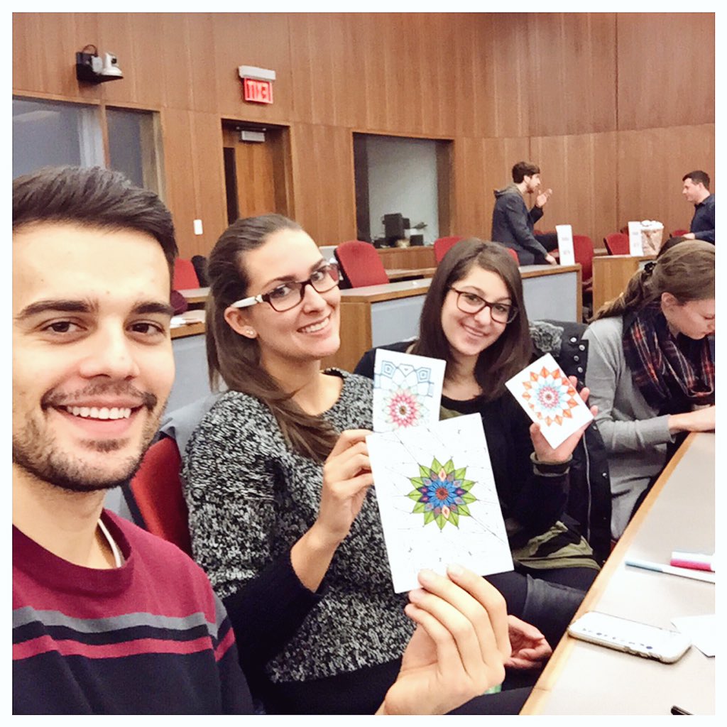 BeetsNKale's tweet photo. The crew gettin artsy!!! #arttherapy #keepsmewell https://t.co/8yjkhGIVHM