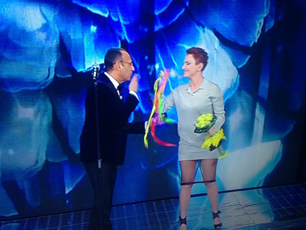 andrearanallett's tweet photo. #italiasvegliati #Sanremo2016 https://t.co/Iab5cfd7ER