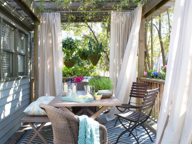 ReedDesignBuild's tweet image. Here are some facelift ideas for your outdoor dining space! hubs.ly/H02181J0 #OutdoorKitchen #NaplesStyle