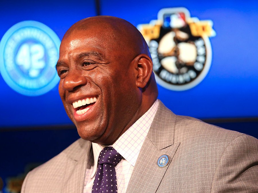 The vital lesson Magic Johnson taught Starbucks CEO Howard Schultz read.bi/1PjtORF
