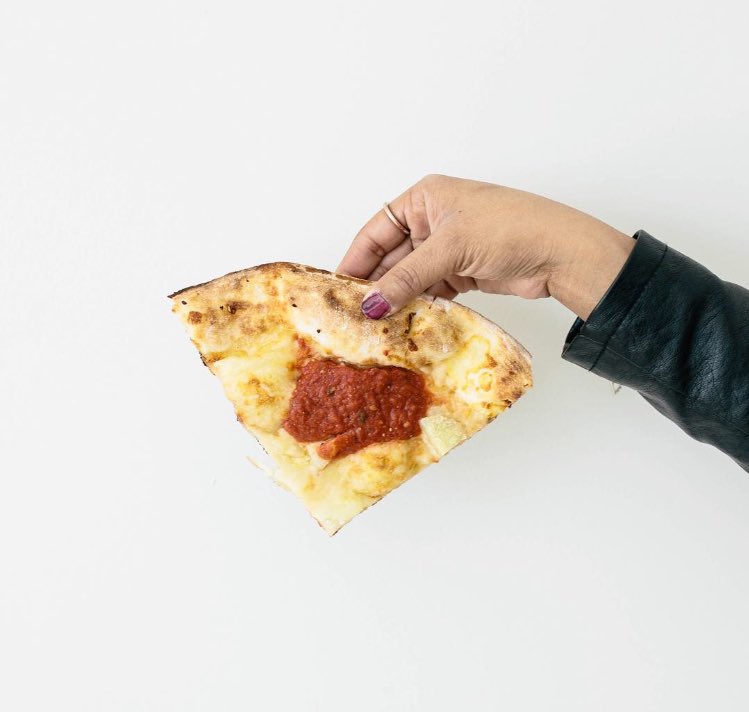DinnerCrunch's tweet photo. Little slice of heaven🍕 #NationalPizzaDay https://t.co/2jW1rahXwq