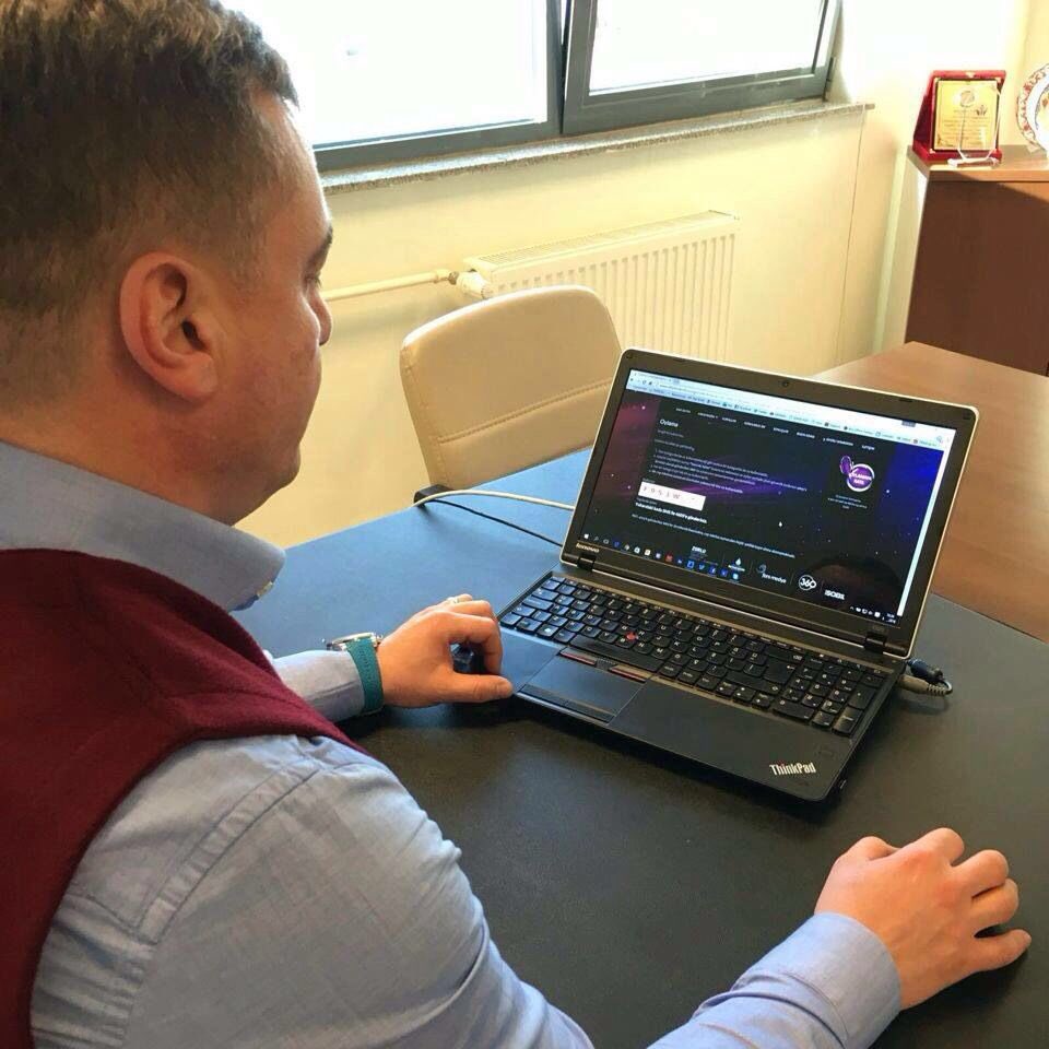 En büyük hamlemiz ilk bu oyla başladı.
@atahmas #AVM

#ZafereGidenYoldaDumlupınar
#SihirliMikrofon
<a href="/smradyoodulleri/">Sihirli Mikrofon</a>