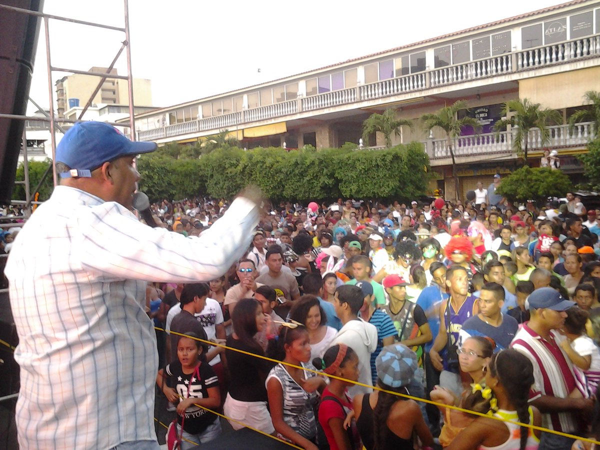 AlcaldiaMCR's tweet photo. #Charallave último día #Charaland no dejes q te lo cuenten @Ddoffiny y @djyellowvzla https://t.co/NUkNwm1kAW