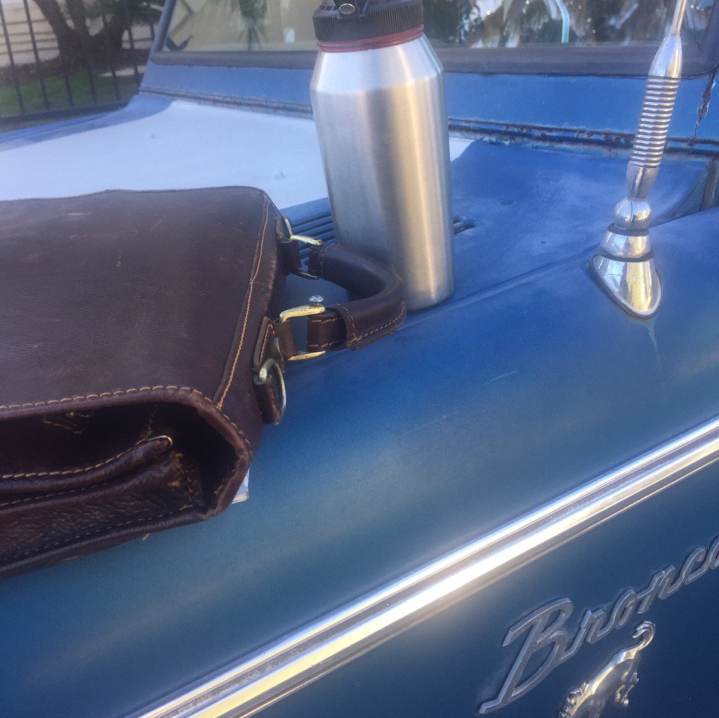 cmkonrad's tweet image. In motion with my hydration vessel and a case for my leather briefs. #WorkInMotion @konradandking