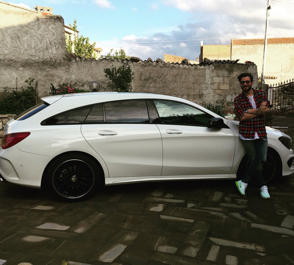 marcofossa's tweet photo. #mecedes #cla# https://t.co/wg2XPlzRmo