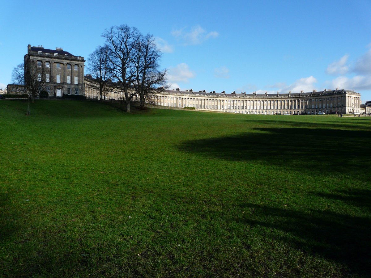 PropertyBath's tweet photo. Beautiful Bath, blue skies and sunshine. Who wouldn't want to live here?!  #bathpropertyfinders #bathproperty https://t.co/9IUrbqHNOC
