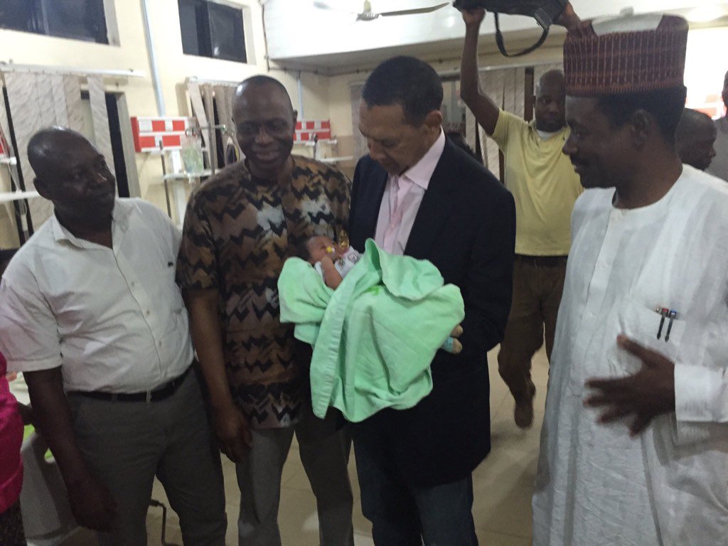 benmurraybruce's tweet photo. I am loving Ondo state and her people. So much love. God bless you @Segunmimiko and the good people of Ondo State. https://t.co/HgMfW0Gv7A