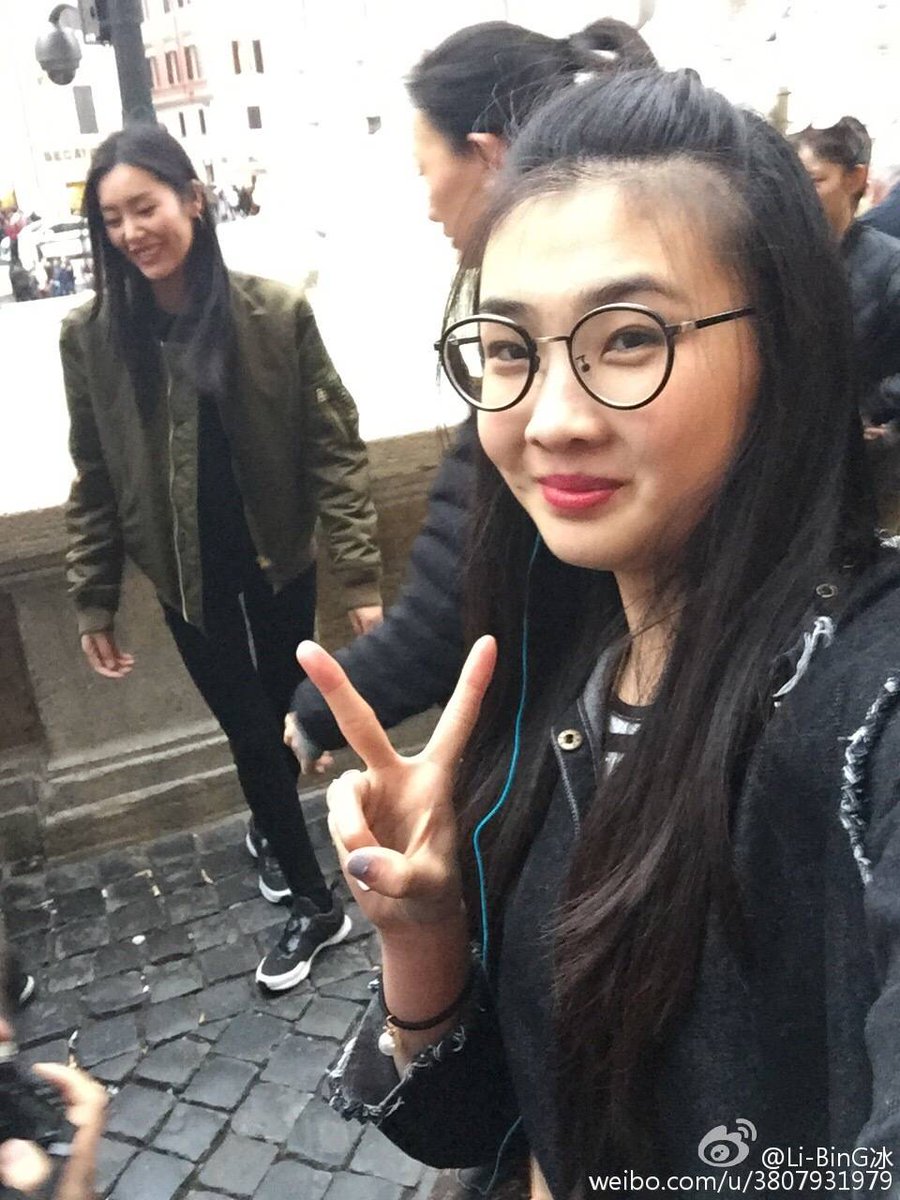 AllForLW's tweet photo. [#PIC] Liu Wen seen at Fortana Di Trevi in Rome, Italy. [cr: Li Bing, v:siwonliuwen] https://t.co/URKuuELjyu