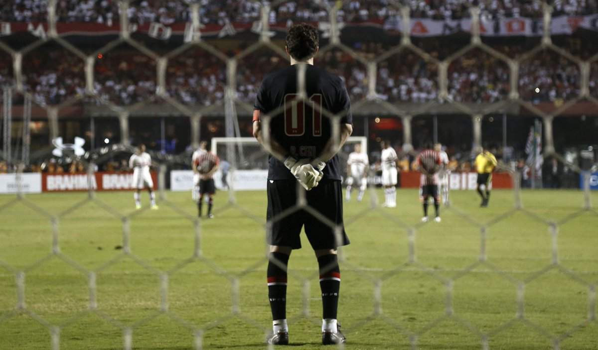 business's tweet photo. 82% of Brazil's soccer players earn less than $252 per month https://t.co/gkwhNqwpDx https://t.co/qgrqizqw9v