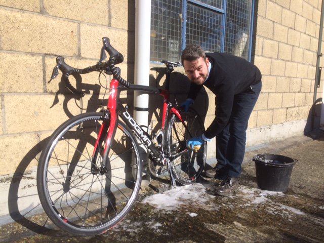 robsmithstudio's tweet photo. Putting my client to work getting bikes ready for @cyclingplus Bike of the Year studio photography at @studiohireuk https://t.co/ZMSmI9ZTfh