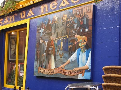 GwayTheatreFest's tweet photo. Big shout-out to a #GTF2016 sponsor @Tigh_Neachtain 
"We live to celebrate home-grown talent!"
#growgalwaytheatre 🎭 https://t.co/yYmYxgWnbq