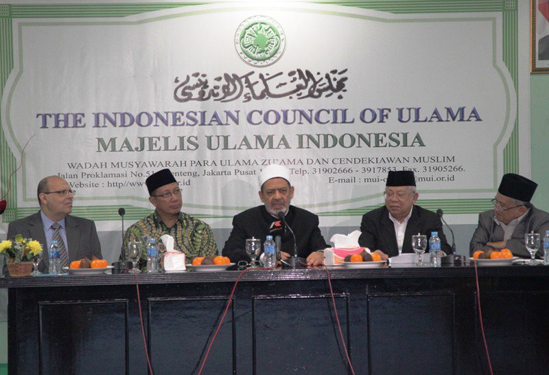 PPRMINU's tweet photo. Ini Ceramah Umum Grand Syaikh Al-Azhar, Prof. Dr. Ahmad Tayyeb di Kantor MUI, Senin (22/2) https://t.co/wgwusnf3lf https://t.co/VFpAraoKy7