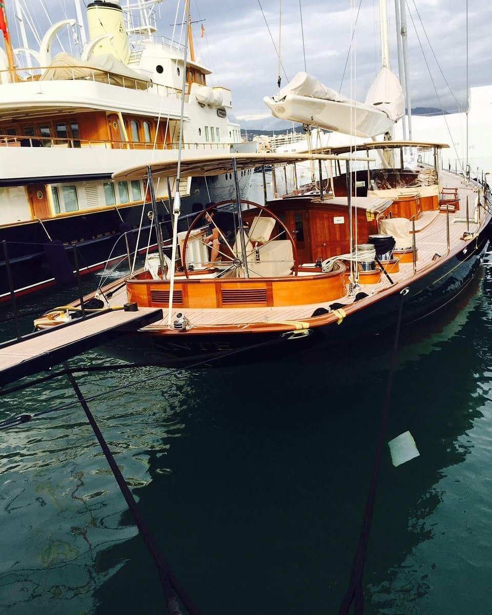 AbsolutBoatCare's tweet photo. That time of year... Join #SYMarie #MYHampshireII #SYAtalante... & contact us for your #SuperyachtFinishingService! https://t.co/pILuG1g5wZ