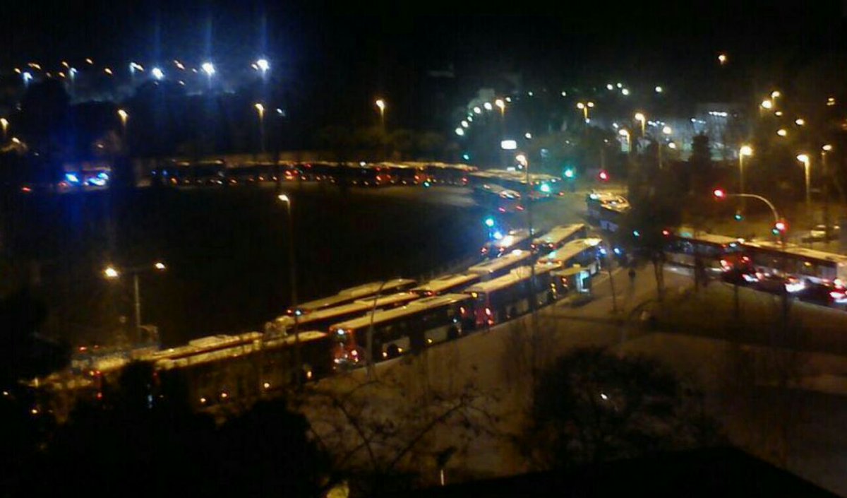 ErmengolGassiot's tweet photo. Una vaga silenciada. Pça Karl Marx col.lapsada ahir a la nit x autobusos tornant a la cotxera d'Horta (via @cgtbus) https://t.co/uGm5wSQfvU