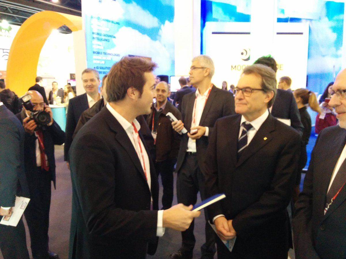 smadex's tweet photo. . @jpinos explicant què fa Smadex a l'Artur Mas. "Recorda el nostre nom, com en Messi" @accio_cat https://t.co/BQK6vEEkgI