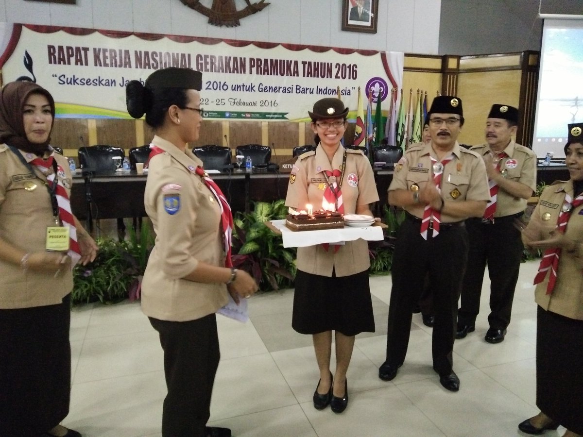 andrisyahrezi's tweet photo. Suprise ulang tahun ka. Kwarda DIY oleh kwartir Nasional. Selamat ulang tahun ka. Kwarda DIY. Pramuka jaya.. https://t.co/BBTy9r8bl5
