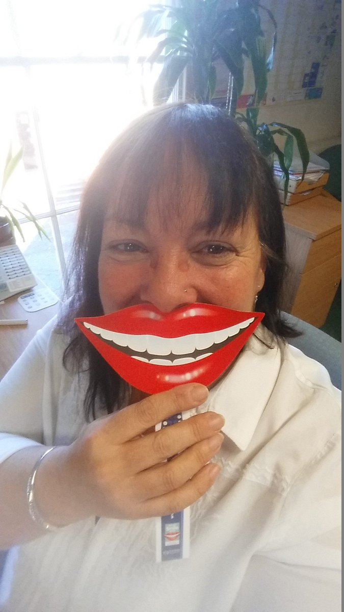 amandaoakey's tweet photo. Our Smiley's have arrived yippeeeeeeeeee @smilemonth #mysmileyselfie https://t.co/tRKvETG7Wb