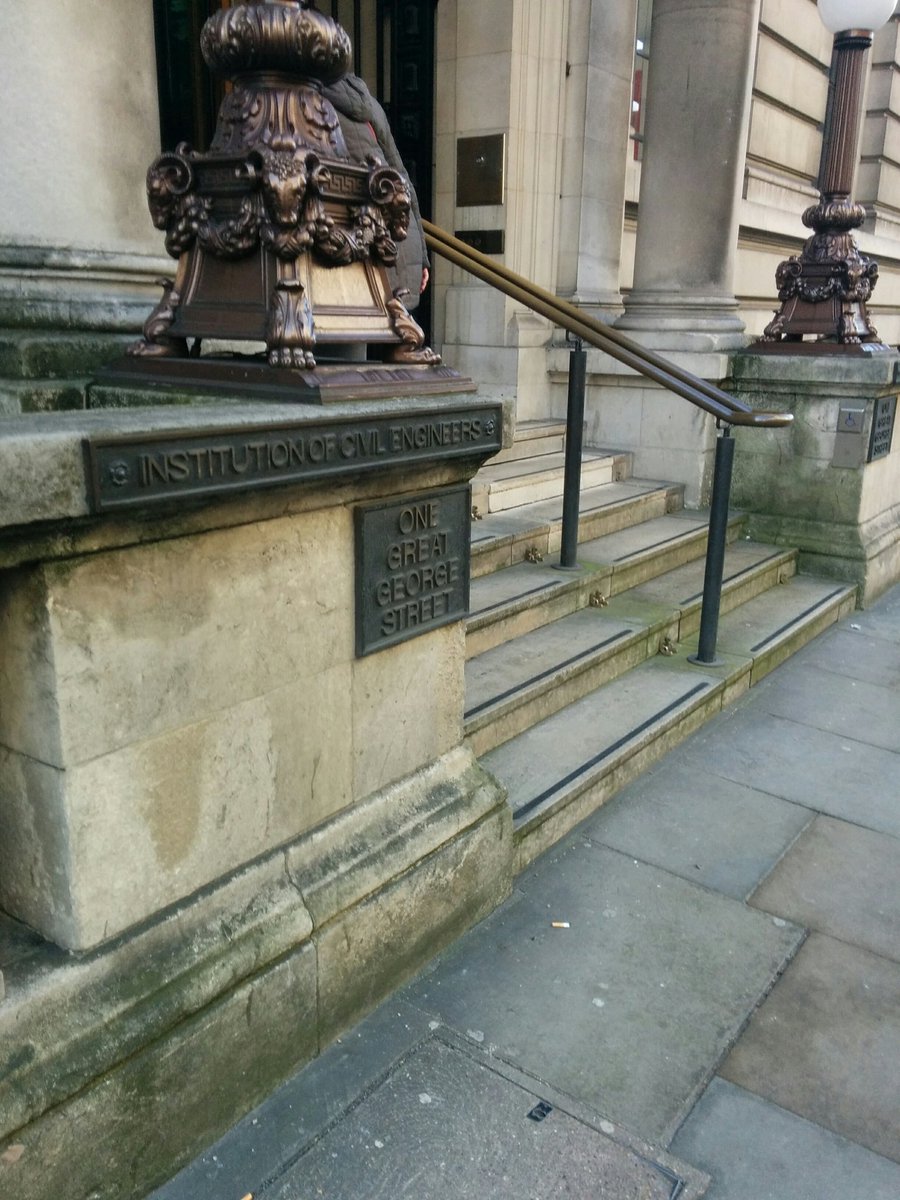 Notorious_Chiko's tweet image. Tad earlier for my professional review... #nervous #palmssweaty