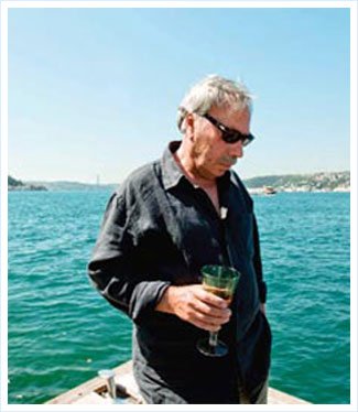 Ferit Edgü 80 yaşına basmış bugün çok yaşa büyük usta haftaya film gösterimi facebook.com/events/4377886… <a href="/feritedgufan/">Ferit Edgü Fan</a>