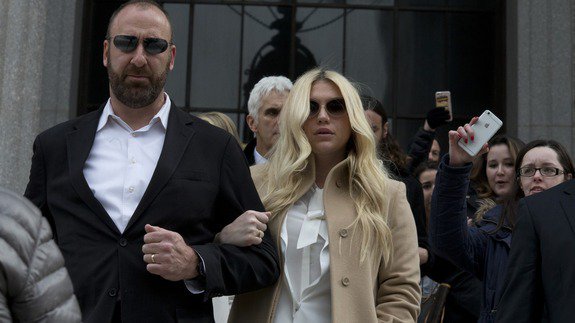 ABBA_ebooks's tweet photo. Kesha breaks her silence with Instagram post thanking fans #plrsoftware https://t.co/YsapdPyfis https://t.co/UPcDjaJuks