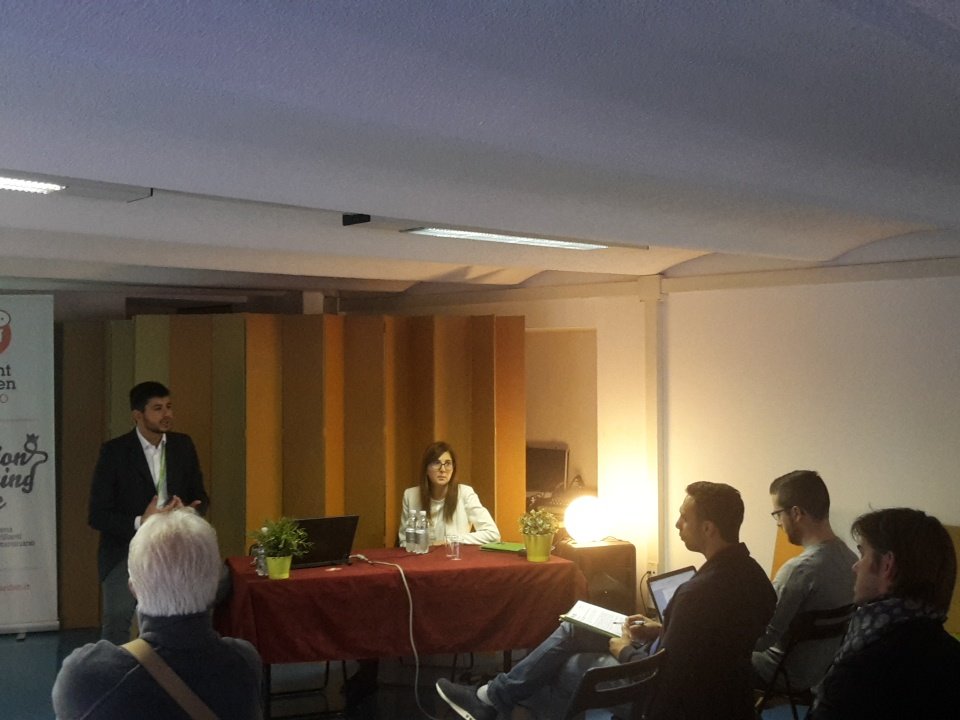 FlixBus_IT's tweet photo. "FlixBus: un modello di business innovativo basato sulla collaborazione della #startup con le PMI locali." #FlixTour https://t.co/bKQ632kfTR