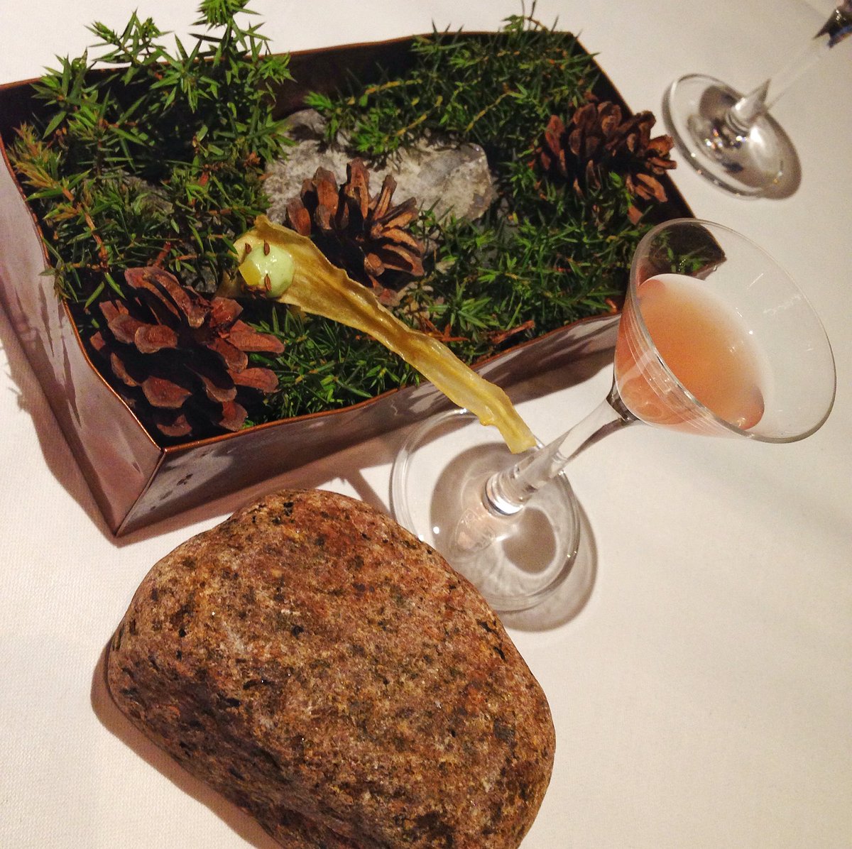 catryd's tweet photo. Grattis bästa PM till stjärnan!!! #pmochvänner #guidemichelin2016 #småland https://t.co/zbcCNYShLY