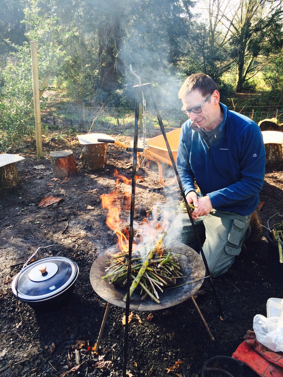 GWS_Learning's tweet image. We are setting up the fire for when the first teachers join us for an afternoon of #outdoorlearning at Braywick