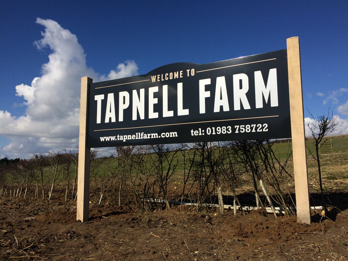 SignpostExpress's tweet photo. Lots of new signage at Tapnell Farm, West Wight. Looks great on site! https://t.co/dT8W5HTjpk