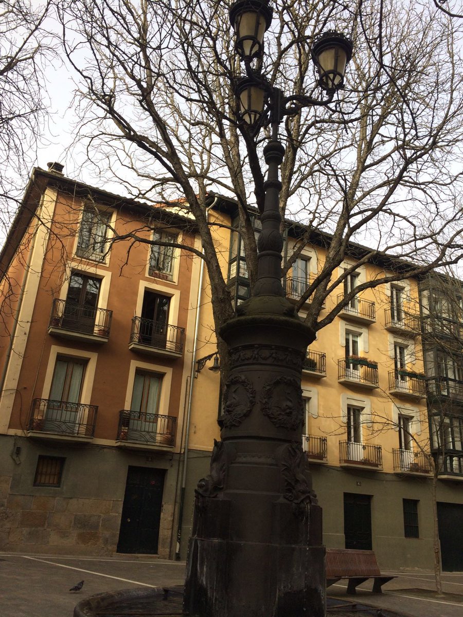 encontinuo's tweet image. Catedral... Planos.