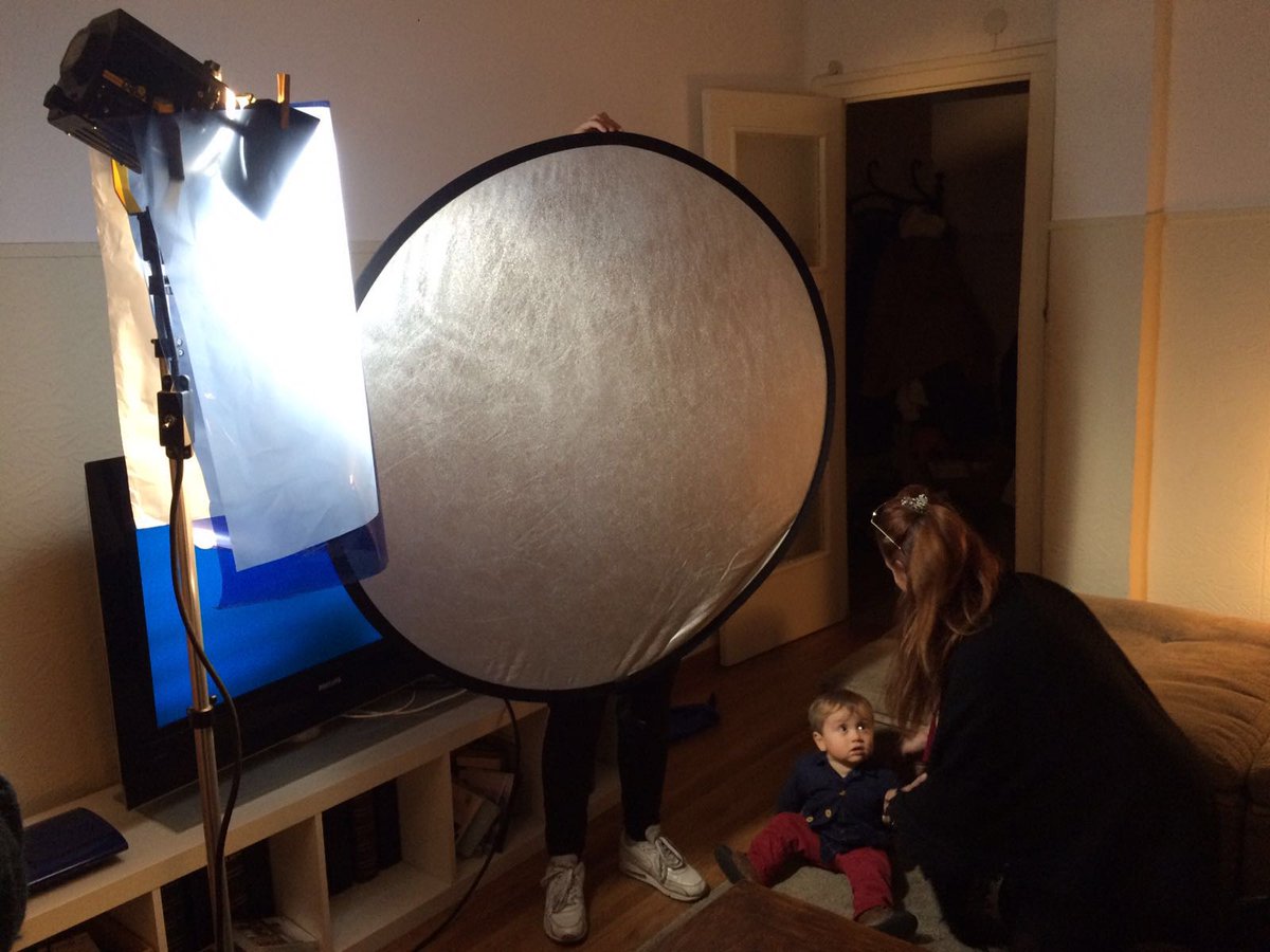 encontinuo's tweet image. Más y el pequeño Luca con su abuela.