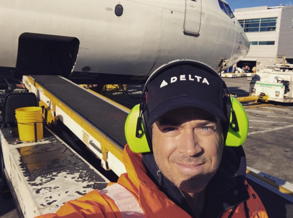 TODAYshow's tweet photo. Also on TODAY...Is @CarsonDaly #UpForTheJob? He shares his adventure interning as a ramp agent at JFK Airport! https://t.co/9ozcFDAKo2