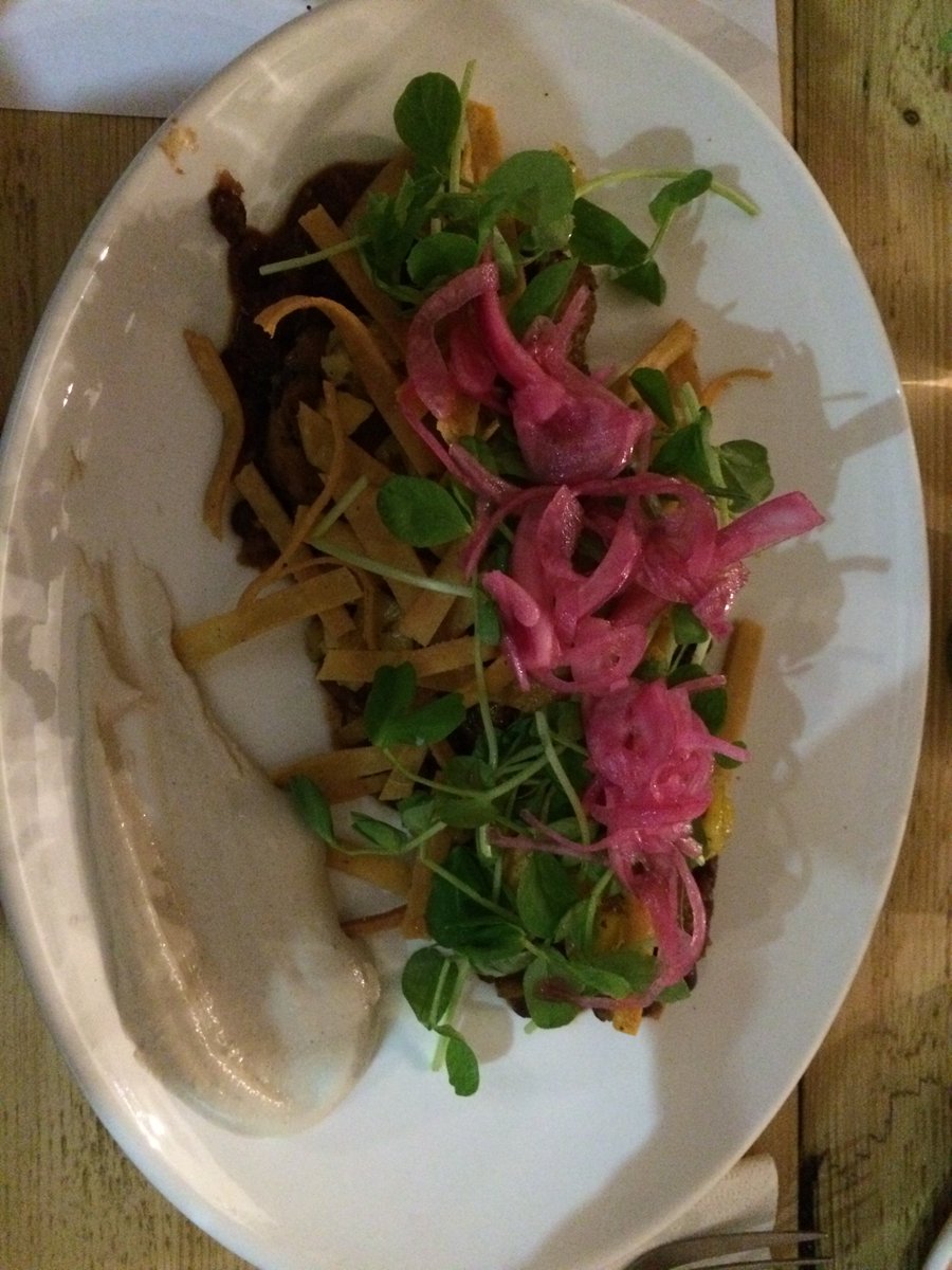 V15USR's tweet photo. Gr8 Eve amazing food from @mightyfoodfight - Pop up #vegan dinner @BlackSheepBris with @veganbristol &amp; friends https://t.co/tIAbgMym8Y