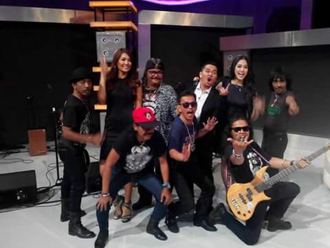 Thx berat ama yg ngetweet om pmr lo orang yg bisa bikin gw semangat orkes coy