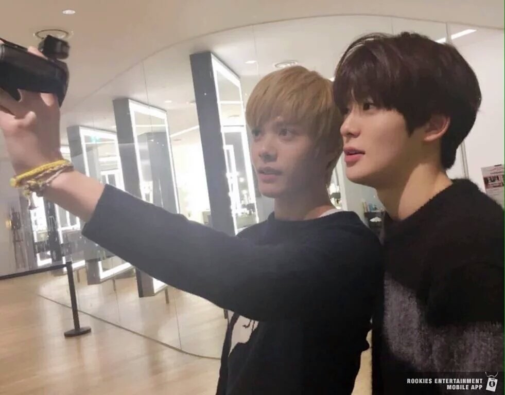 MKernity's tweet photo. Best Couple of the day!!!!🎉🎉🎉🎉🎉🎉🎉🎉🎉🎉🎉🎉🎉🎉 #Hanjae #Jaesol #Soljae #Hanhyun #น้องหน้าหมีกับพี่เสาไฟ https://t.co/HOgnHhdpJj