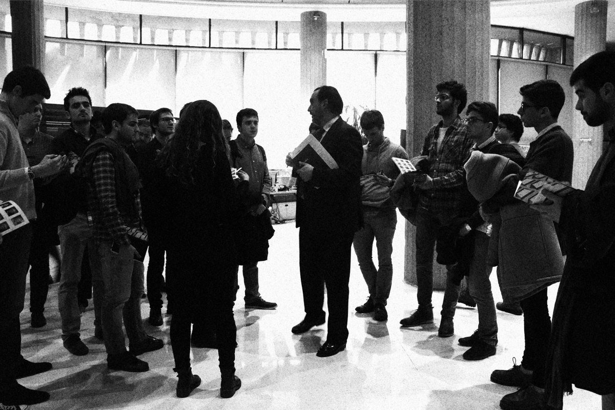 joooana5's tweet photo. Una experiència única | Ahir vam visitar el TC i conèixer a J.A. Xiol amb la gent de @debat_org i @CMUChaminade. https://t.co/62wI2rMVfb