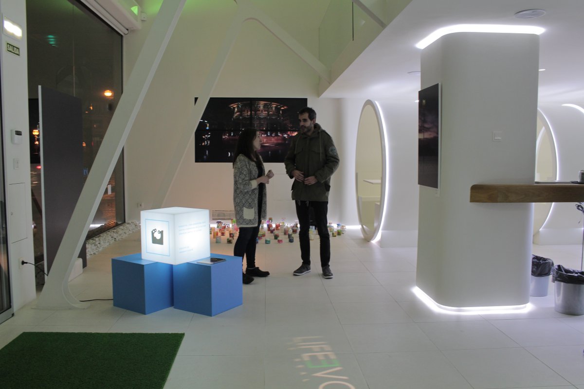 DSS2016's tweet photo. Mañana tenemos pintxopote en la exposición de #Wintersolsticecall en Elektra. ¡No faltes! https://t.co/SyRQtMLWvx https://t.co/ltxZqhQ569