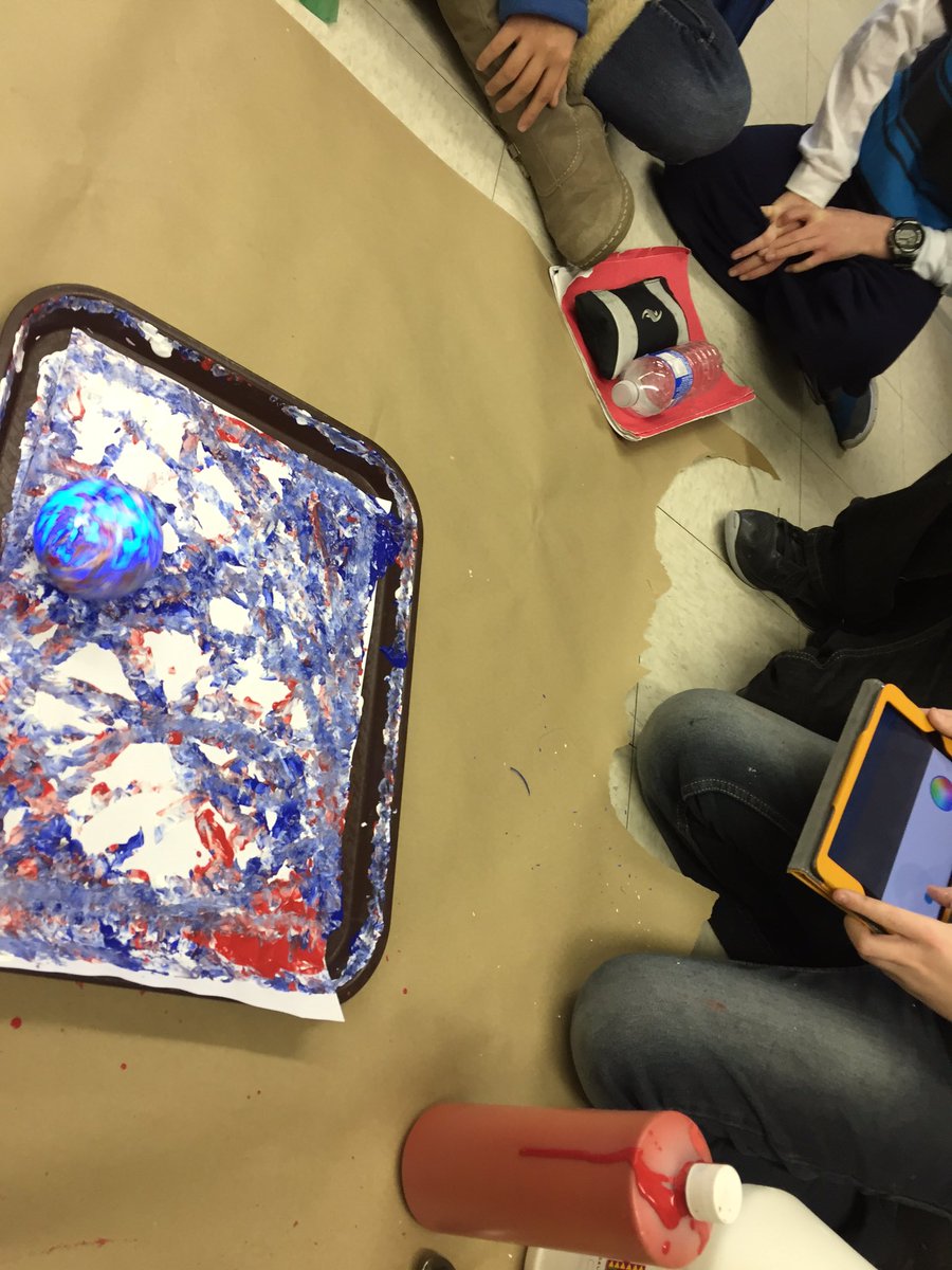 Down2aScience's tweet image. Art with sphero @SpheroEdu  #lightninglab #learningmadeez