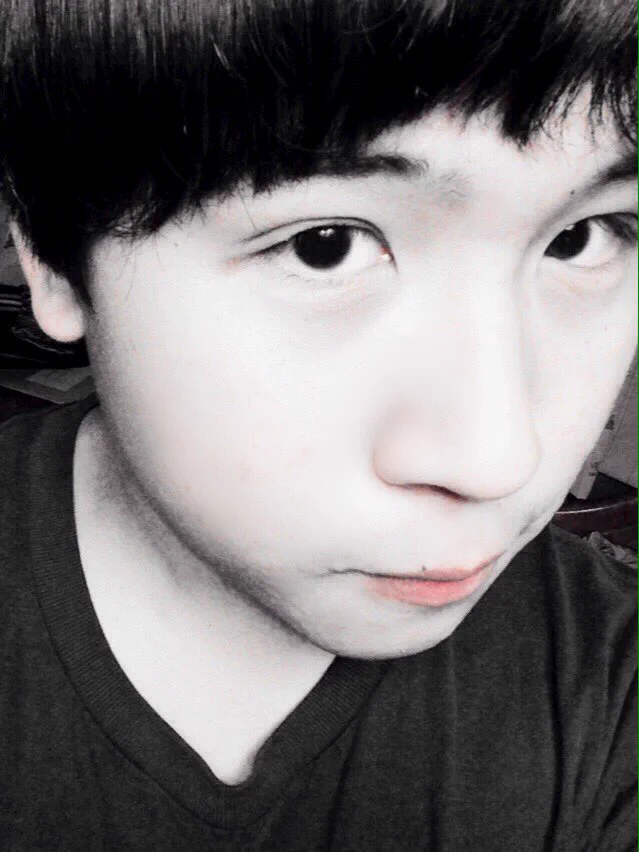 詐欺かｗｗｗ自撮りの変身ぶりが、明らかに別人すぎて盛大にワロタｗｗｗｗｗ