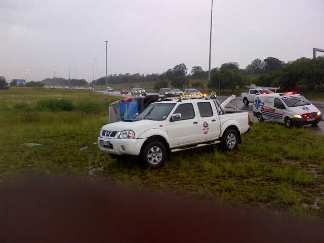 FRACCDSP's tweet image. Ems now on scene at N1s Randshow. @EWNTraffic @_ArriveAlive @FatalMoves @OF_THE_SOUTH @First_Illiane @Nicol3tt300