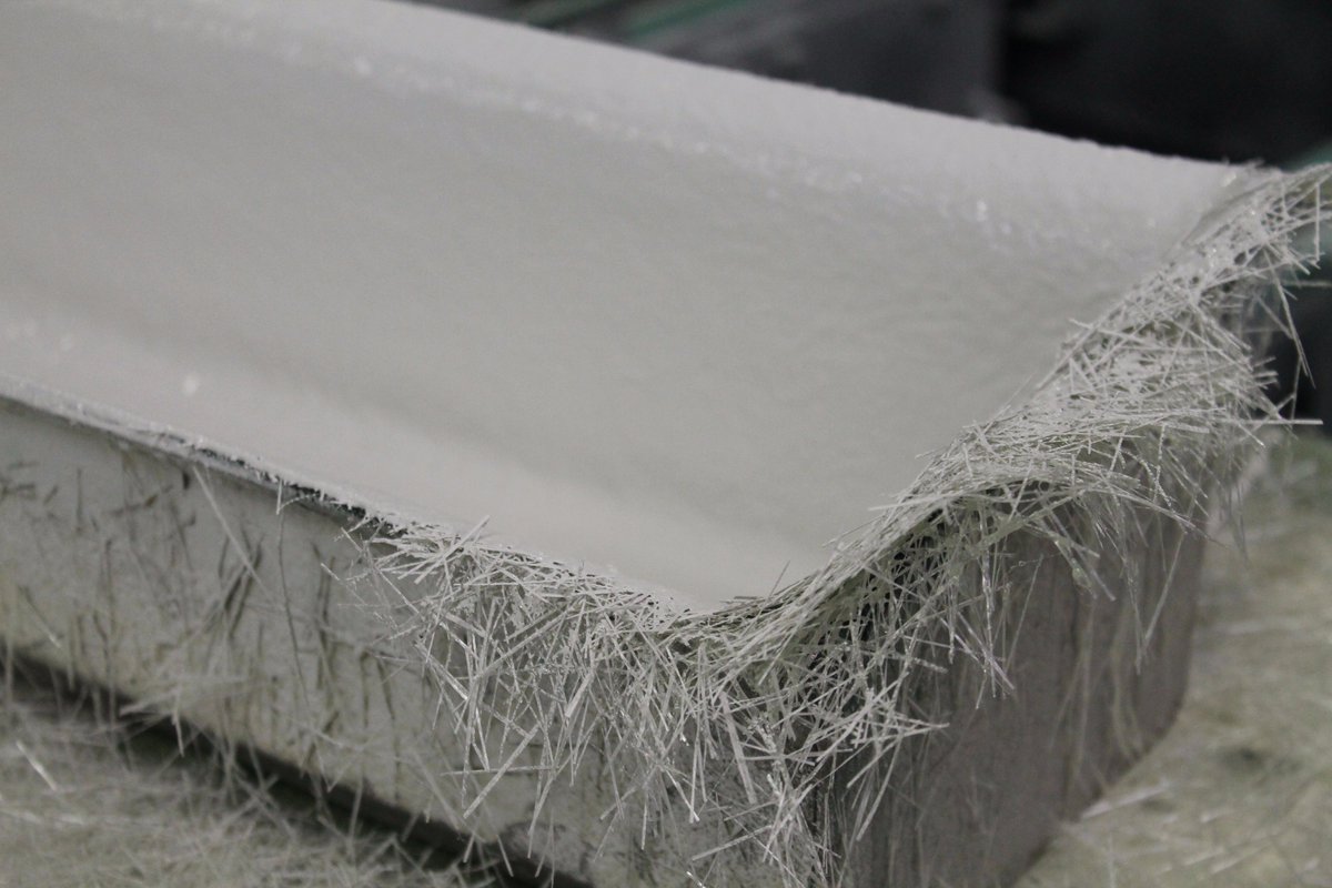 20 kilometer dakgoot per jaar. Amper van hout te onderscheiden. Dat maakt Polyplus in Assen. taffijncontext.nl