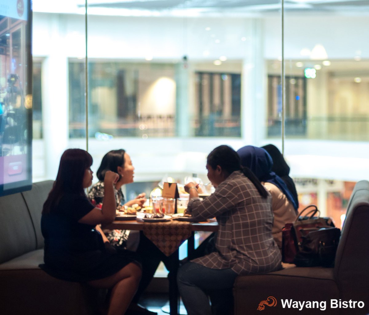 Spending time together with your friends in a comfy place with delicious food #restoranjakarta