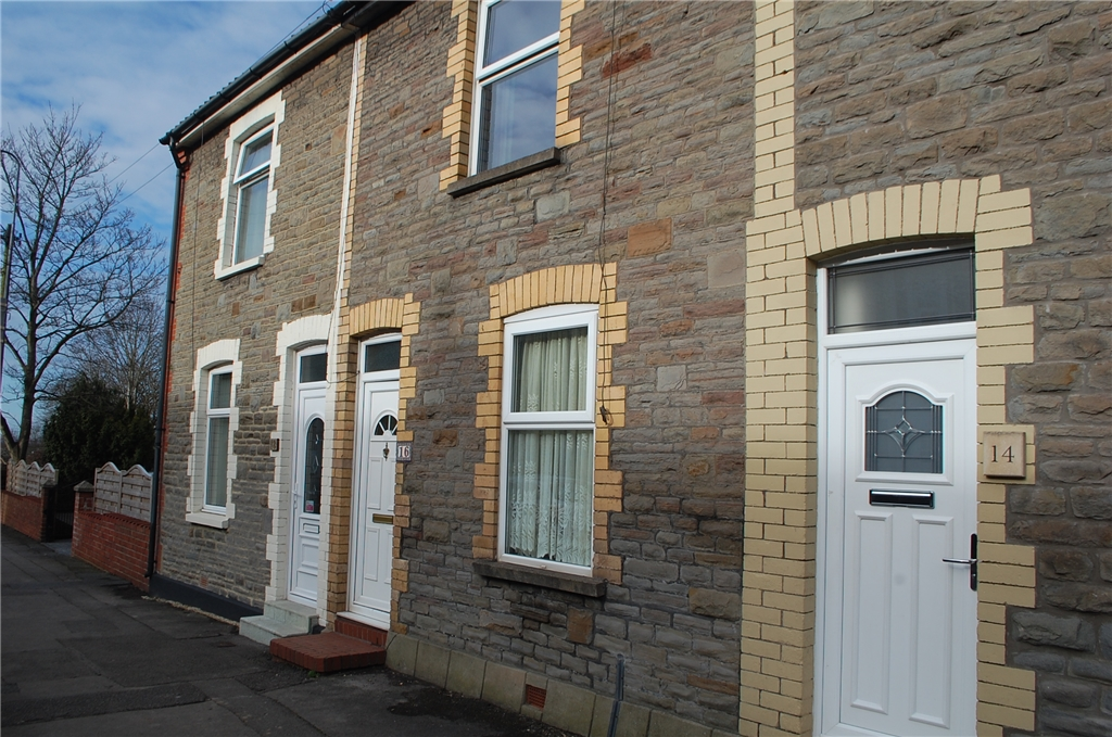 DonaghyEllie's tweet image. We love the exposed beams, some TLC and this is a home: andrewsonline.co.uk/sale/details/1… #PropertyHour #PropertyProjects