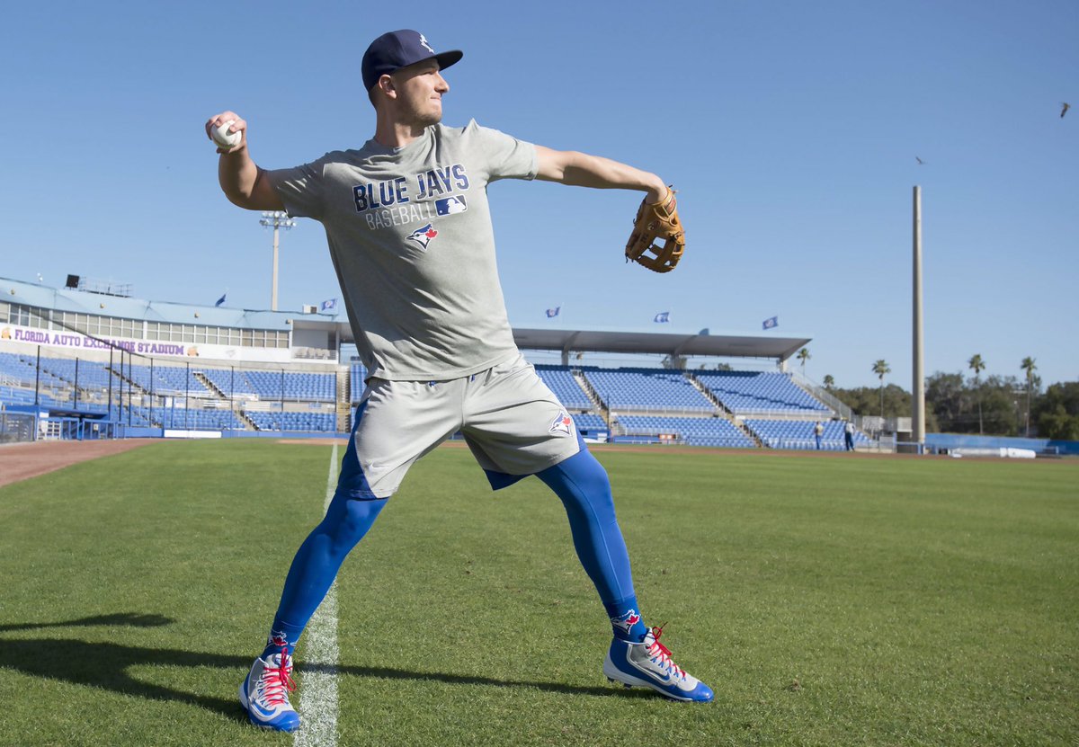 BlueJays's tweet photo. Spring is in the air. #ItAllStartsHere @rgoins17 @RobertoOsuna1 https://t.co/w3UEW1EqjK
